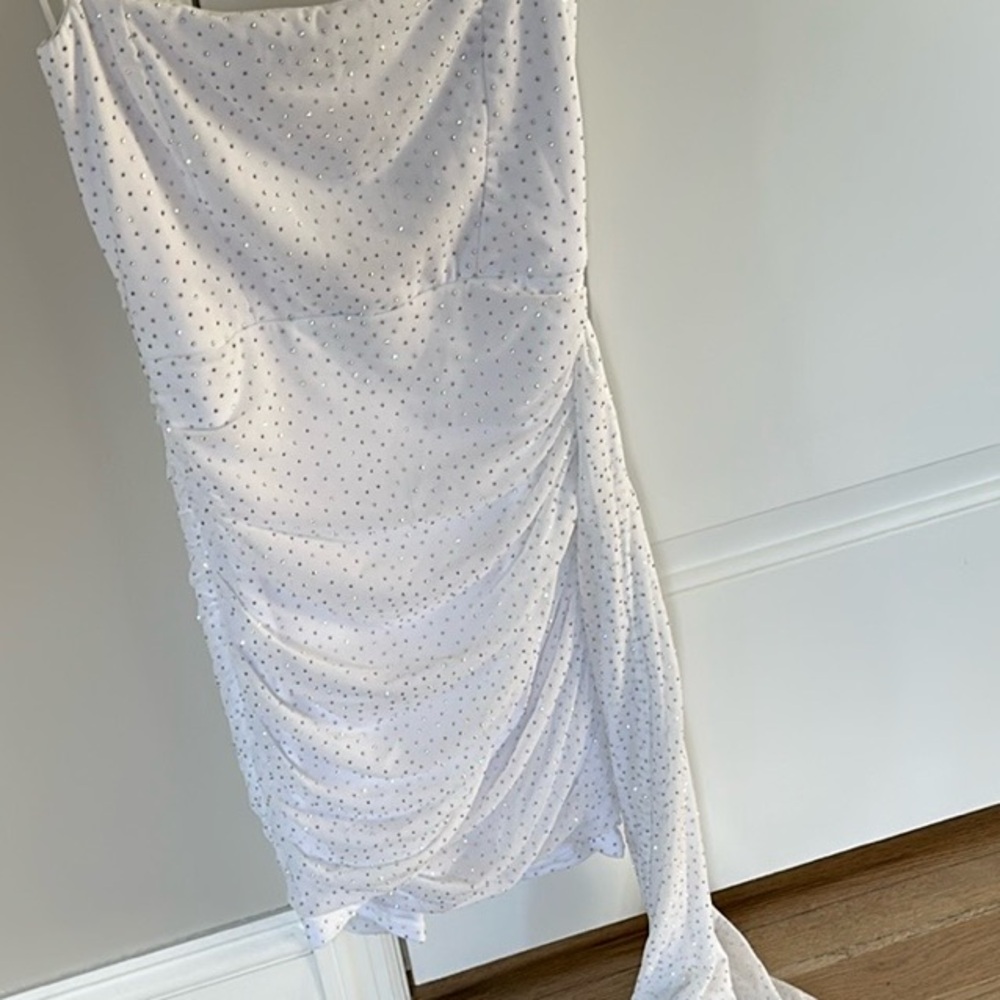 NWT! White Ruched Strapless Dress with silver sparkles. Size S